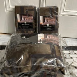 Hotel collection full queen comforter cover and two standard pillow shams